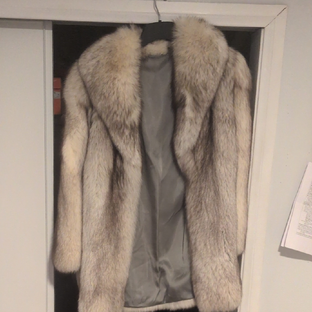 Luxurious Arctic Fox Fur Coat
